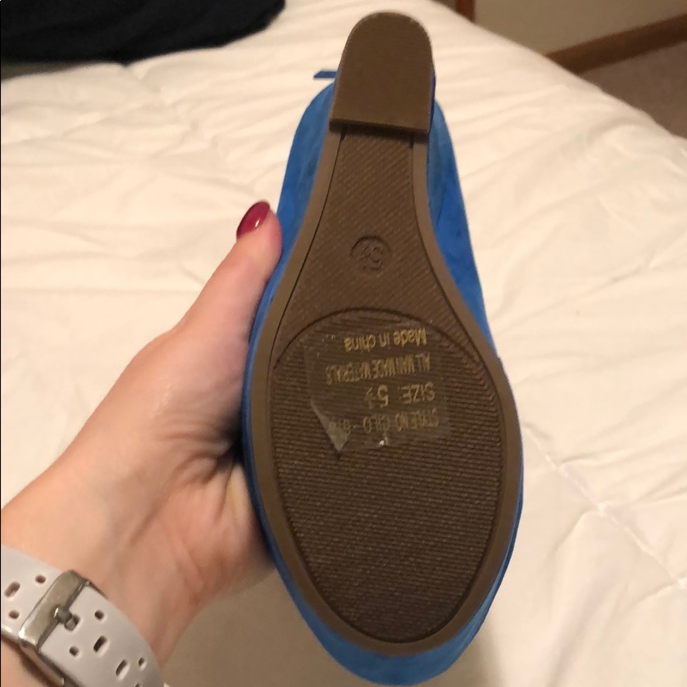 Heels - Picture 2 of 3